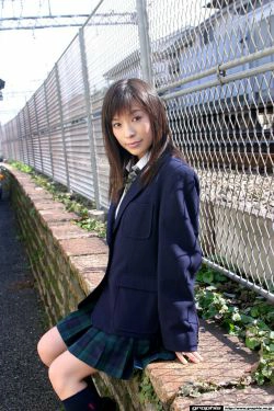 かすみ果穂\/佳澄果穗 [Graphis] First Gravure 初脱ぎ娘(16P)-女优