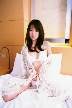 雨坪春菜《Ladies Grand Prix》 [VYJ] No.081(34P)-日本