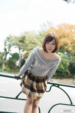 Tsubasa 翼 [Graphis] First Gravure 初脫ぎ娘(50P)-日本,女友
