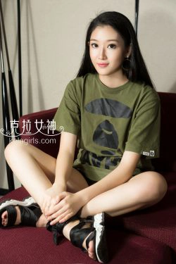 思茹《黑丝衬赤足》 [克拉女神](30P)-玉足,美足