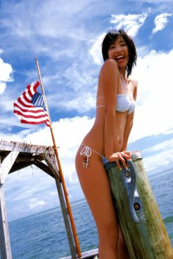 山崎真実《マイマミ》 [PhotoBook](72P)-比基尼,阳光