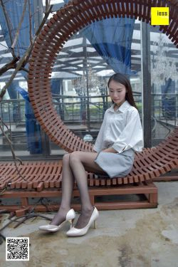 永英《雨后的黑丝》 [异思趣向IESS] 丝享家160(99P)-丝袜美腿,黑丝