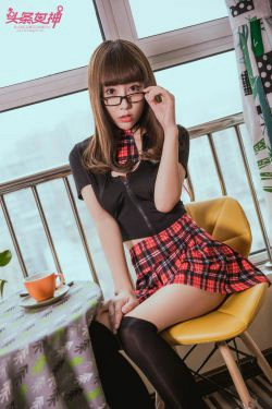 夏笑笑《兼职学妹》 [头条女神Toutiaogirls](19P)-学生装,长筒袜