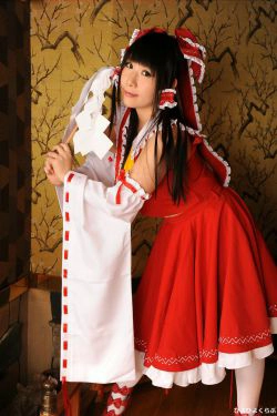 丹雫ひよ (Nishizuku Hiyo) 《東方Project》Hakurei Reimu  [HiyoHiyo Club](50P)-COS