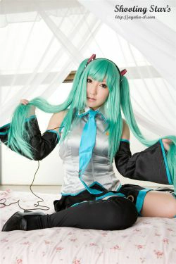 Saku サク 《VOCALOID》Hatsune Miku [Shooting Star s](70P)-COS