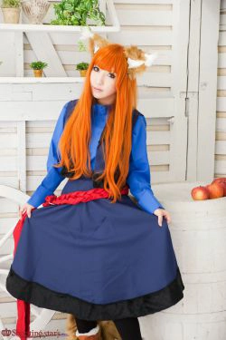 サク Saku Ayaka 《狼与香辛料》赫萝(110P)-COS