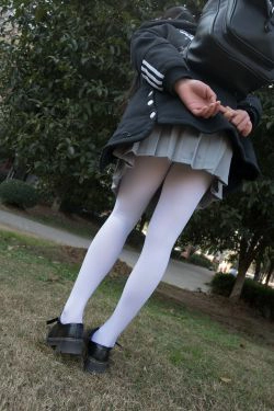 [森萝财团] [BETA-012] 户外丝足秀(63P)-萝莉,校服,白丝