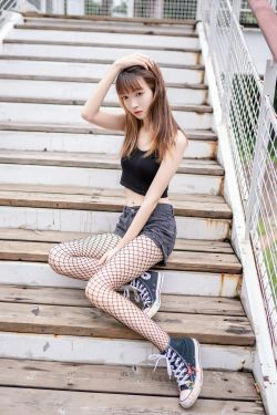 [风之领域] NO.094 超短牛仔短裤黑网袜(50P)-美臀,网袜,热裤