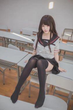 [萝莉COS] Yoko宅夏《黑丝JK》(39P)-少女,JK