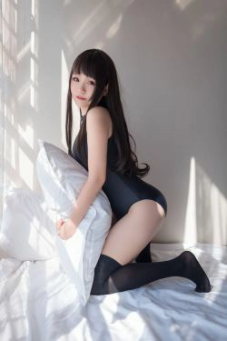 [萝莉COS] Yoko宅夏《开胸泳衣2》(28P)-妹子,死库水
