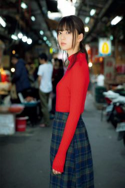 [FRIDAY] 2018.10.12 乃木坂46?齋藤飛鳥 「あの頃、君を追いかけた」台湾ロケにスクーフ?密着！(6P)-女神,清纯