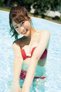 [FRIDAY] 2018.10.26 志田友美 夢みるアト?レセンス ヒ?キニて?魅せた「最強美脚」(10P)-女神,美胸