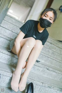 [丝意SIEE] 沐萱 芬芳的夏至音韵(66P)-超短裙,美脚