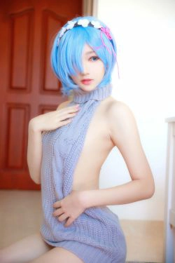 [萝莉COS] 南桃Momoko - 蕾姆露背毛衣(12P)-毛衣,COS