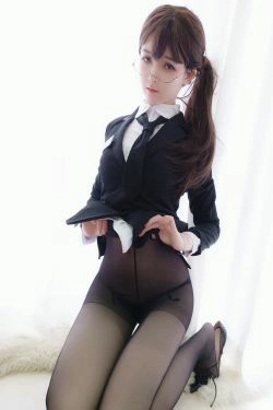 [萝莉COS] 一小央泽 - 助理姐姐(51P)-丝袜,丁字裤,黑丝