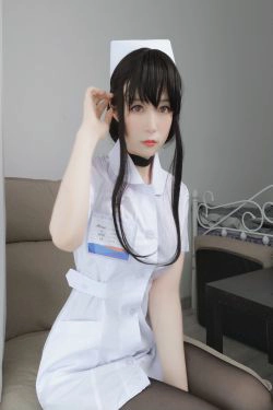 [萝莉COS] 白银 - 长发小护士(66P)-丝袜,护士,黑丝