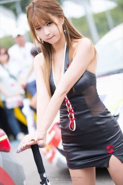 [韩国美女] 许允美 - 2014首尔汽车展-皮衣长靴系列(100P)-车模,香车,长靴