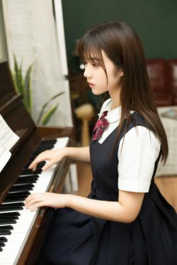 [喵糖映画] VOL.004 文静学妹(40P)-校服,黑长直