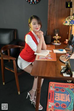 [异思趣向IESS] 小北 《小北的红色套装》(74P)-高跟,丝袜美腿