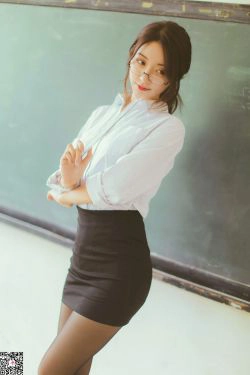 [丽丝映像GIRLISS]  丝滑情节的教师(127P)-丝袜,眼镜,老师,黑丝