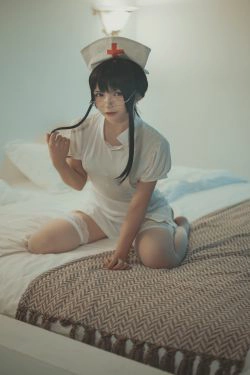 COSER美女逐月su 小护士(24P)-护士,清纯
