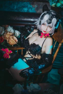 COS福利rioko凉凉子 黑色贞德(16P)-COS