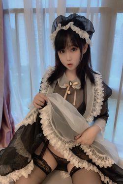蜜桃少女是依酱呀 黑丝女仆(30P)-女仆,COS
