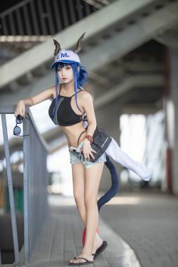 白嫩美少女鬼畜瑶 女游客c(13P)-COS