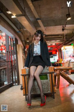 [IESS异思趣向] 模特：秋秋《偏爱红色高跟鞋》(95P)-黑丝,美腿