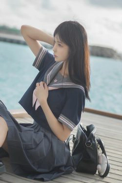 [COS福利] 动漫博主南桃Momoko - 蓝jk(12P)-海边