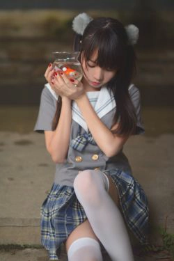[COS福利] 人气Coser二佐Nisa - JK水手服(19P)-萝莉