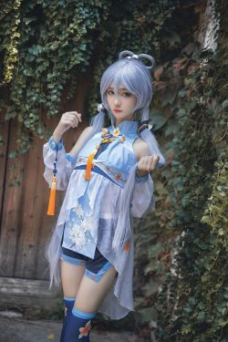 [COS福利] 动漫博主南桃Momoko - 洛天依花语嫣然(10P)-COS