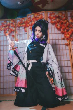 [COS福利] 动漫博主南桃Momoko - 蝴蝶忍队服(14P)-COS