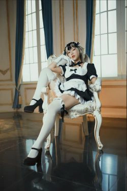[COS福利] 微博萌妹蓝小沂KiKi - 黑贞德女仆(11P)-COS