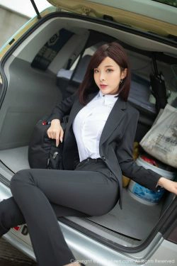 [秀人XIUREN] No.2322 陈小喵(76P)-香车,白领,紧身裤