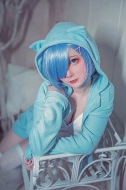 [Cosplay写真] 动漫博主弦音sic - RE从零开始的异世界生活 蕾姆猫咪睡衣(9P)-COS