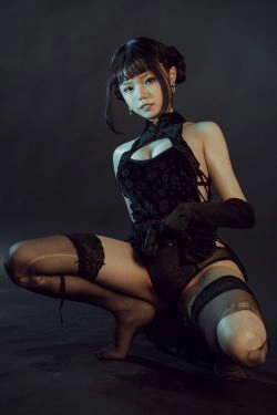[网红COSER] 七月喵子 - 黑旗袍(32P)-COS
