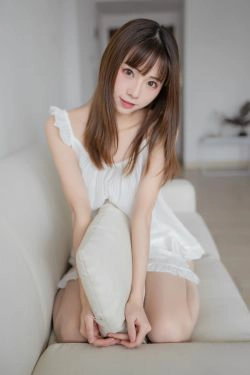 [网红COSER] 动漫博主Kitaro_绮太郎 - 白色睡衣(45P)-睡衣