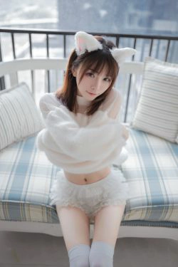 [网红COSER] 动漫博主Kitaro_绮太郎 - 白喵女友(41P)-猫女,萝莉