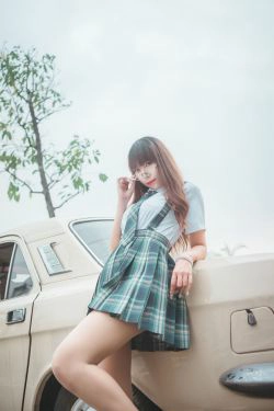 [网红COSER] 动漫博主Money冷冷 - JK(9P)-JK