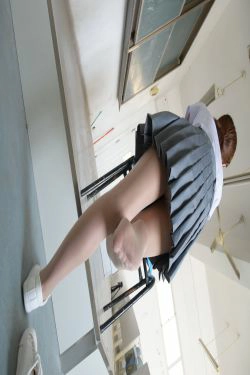 [大生模拍] No.042 圆圆 教室小白鞋(22P)-肉丝