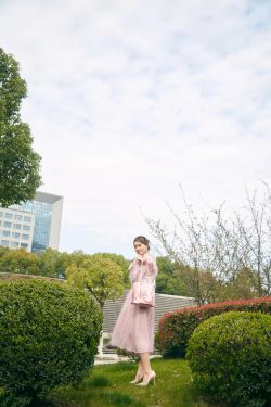 [奈丝] NO.039 露露 人比花娇(33P)-长裙