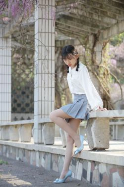 [奈丝] NO.049 小橙子 清纯呆萌的学妹(56P)-丝袜