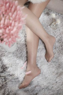 [奈丝] NO.062 花米 绒绒的，此记得尽享丝滑(36P)-美足