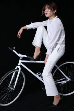 [奈丝] NO.126 可乐 御姐套装 裤里丝(33P)-紧身裤