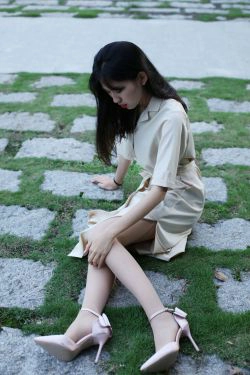 [奈丝] NO.131 小橙子 户外躺拍(36P)-长裙,美脚