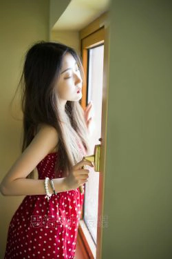 [思话SiHua] SH125 露露 长江大桥神秘红裙(42P)-连衣裙