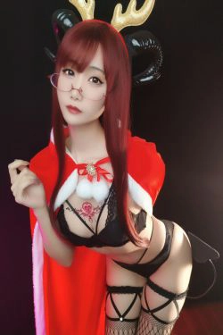 [Cosplay] 动漫博主曉美媽 - (圣诞自拍)雪夜魅魔(16P)-COS