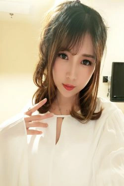 [Cosplay] 斗鱼主播小女巫露娜 - OL风肤色连裤袜(40P)-少妇