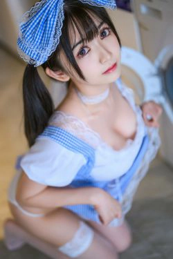 [COS福利] 超人气Coser鳗鱼霏儿 - 蕾丝女仆(32P)-女仆